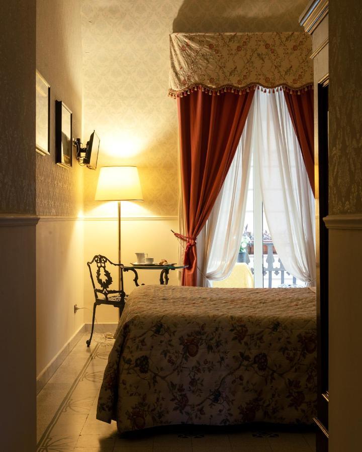 Carafa Di Maddaloni Residenza Di Charme Gasthof 3*